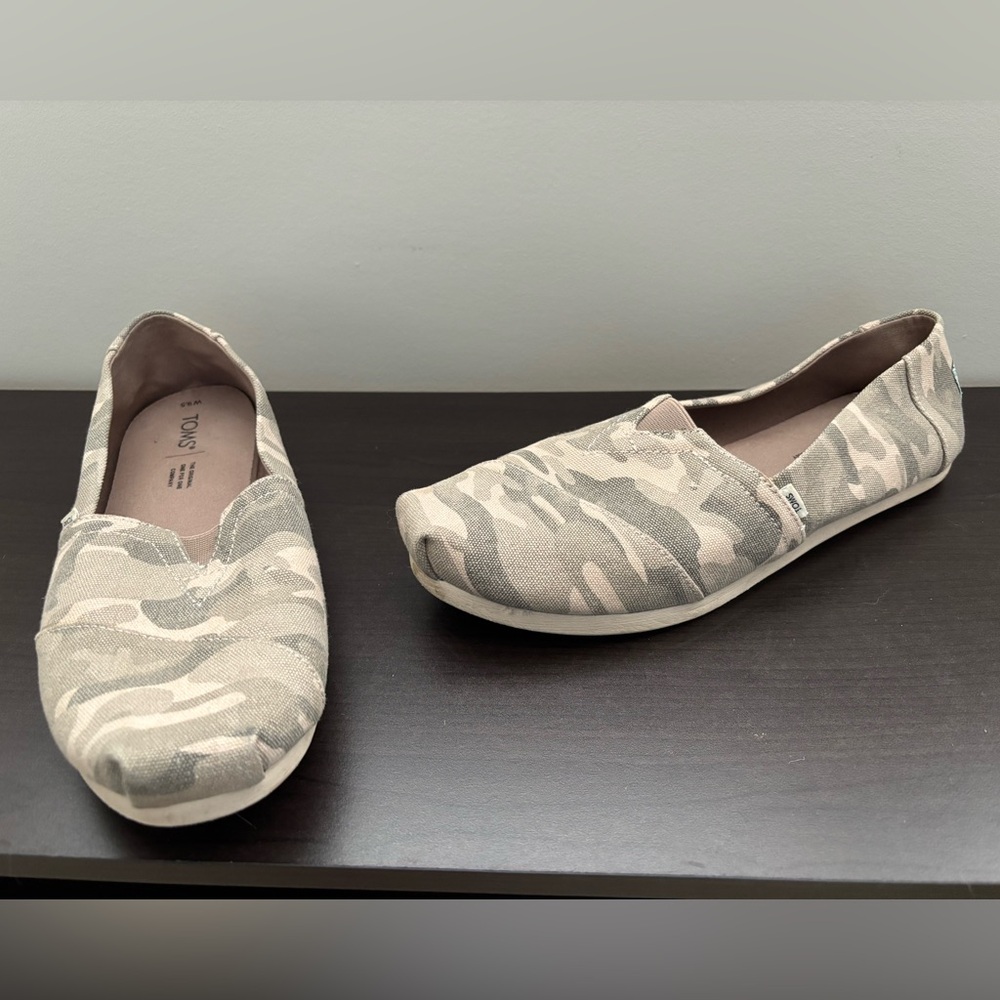 Toms Camouflage Canvas Slip-Ons